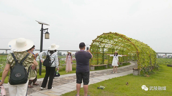 3fd283bb6ea547c8a7ff346936e6a2f8.png 3fd283bb6ea547c8a7ff346936e6a2f8.png