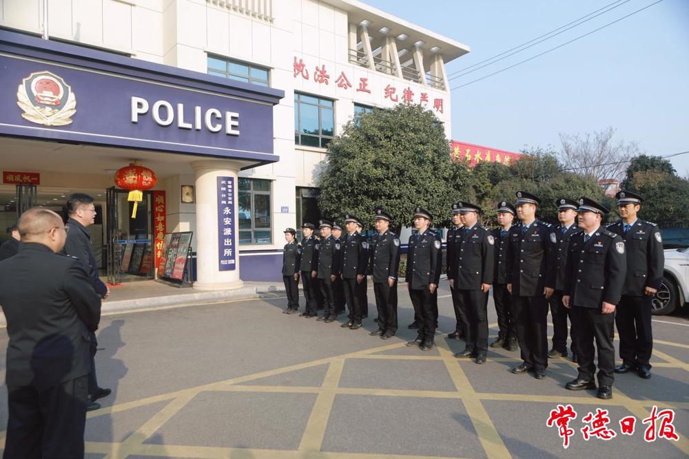 罗毅君看望基层一线值班人员、督导值班值守安保维稳工作