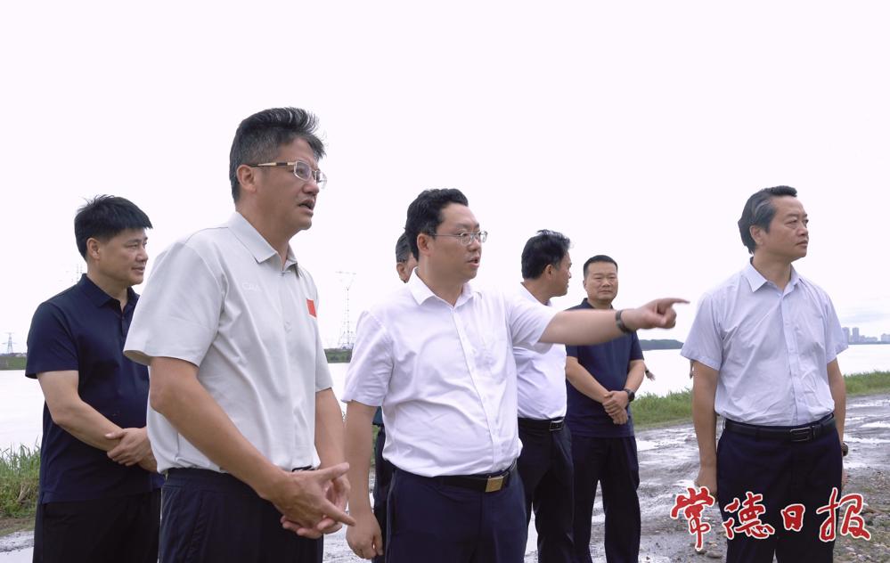 罗毅君以“四不两直”方式督导检查防汛备汛和安全生产工作
